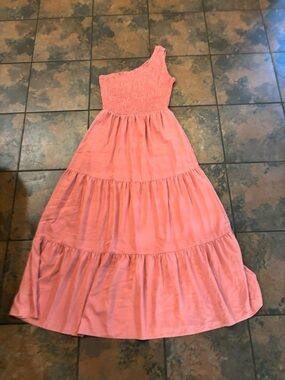 ⭐️⭐️ One-Shoulder Coral Maxi Dress